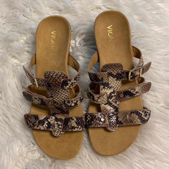 Vionic Shoes - VIONIC Sandals size 8 BNWOT please see all photos adjustable stripes